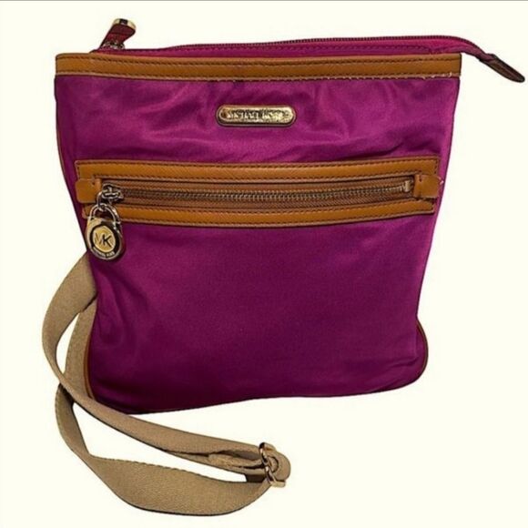 Michael Kors Jet Set Crossbody Bag in Pink - Picture 1 of 5